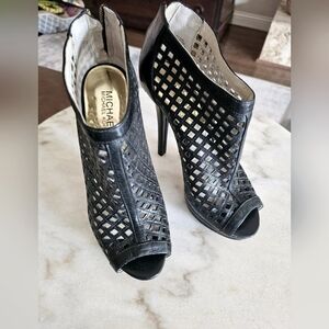 Micheal Kors - leather ankle boot